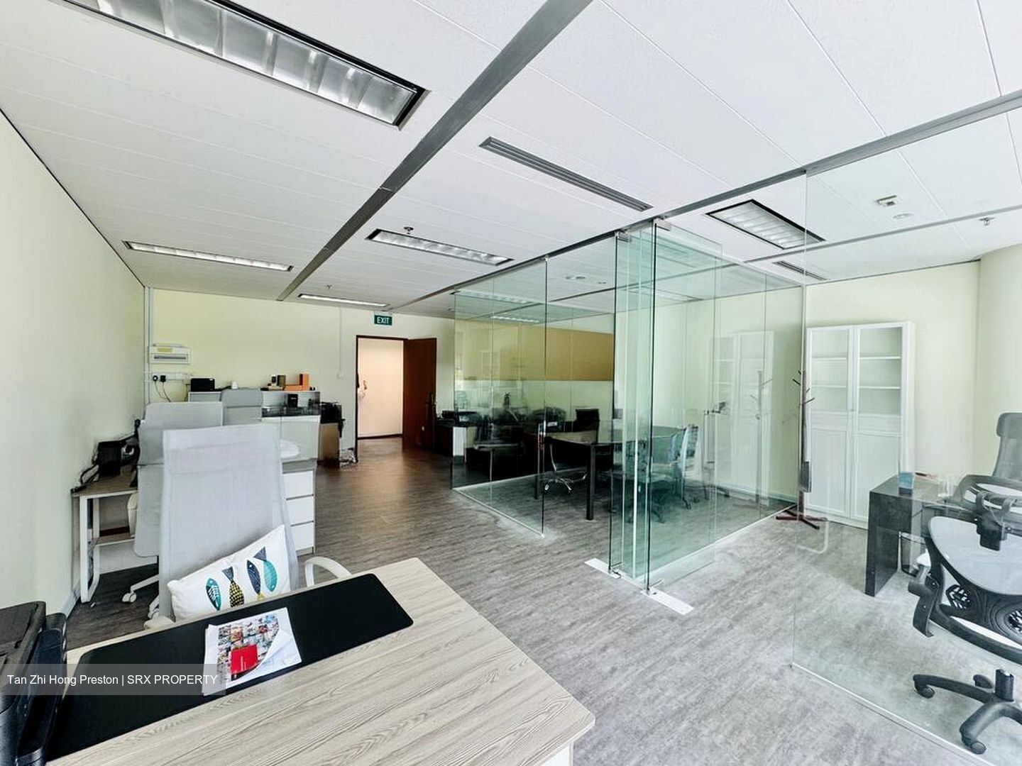 Gateway East (D7), Office #517426531